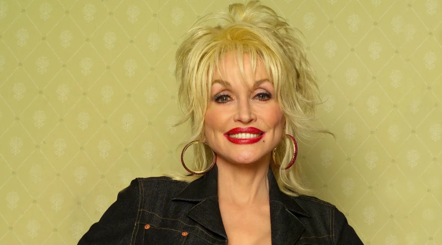 dolly-parton-1-gmh-260826_1787744528371_hpMain_16x9