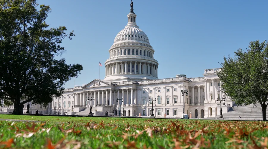 Capitol-1-ap-gmh-261013_1791915975350_hpMain_16x9
