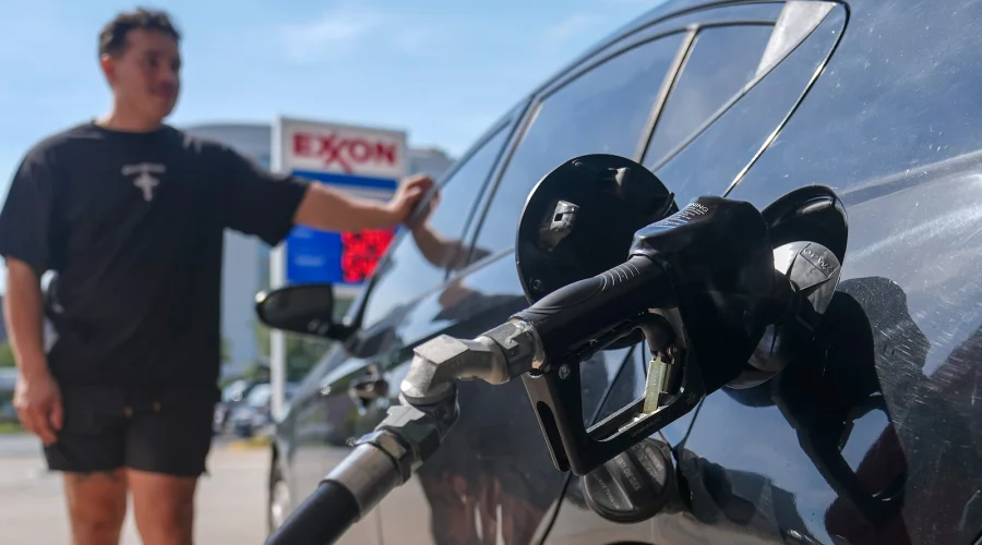 gas-pump-gty-jef-261014_1791994021498_hpMain_16x9