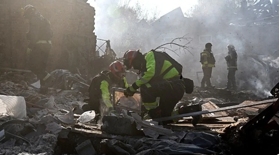 kharkiv-russian-strike-ukraine-gty-bh-101126_1791739682873_hpMain_16x9