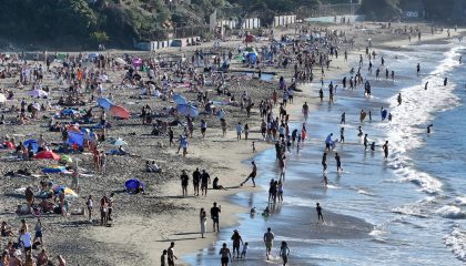 southern-california-heatwave-gty-bh-100426_1791118728128_hpMain_16x9