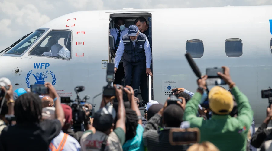 congo-ebola-who-arrival-ap-jt-260530_1780148004452_hpMain_16x9