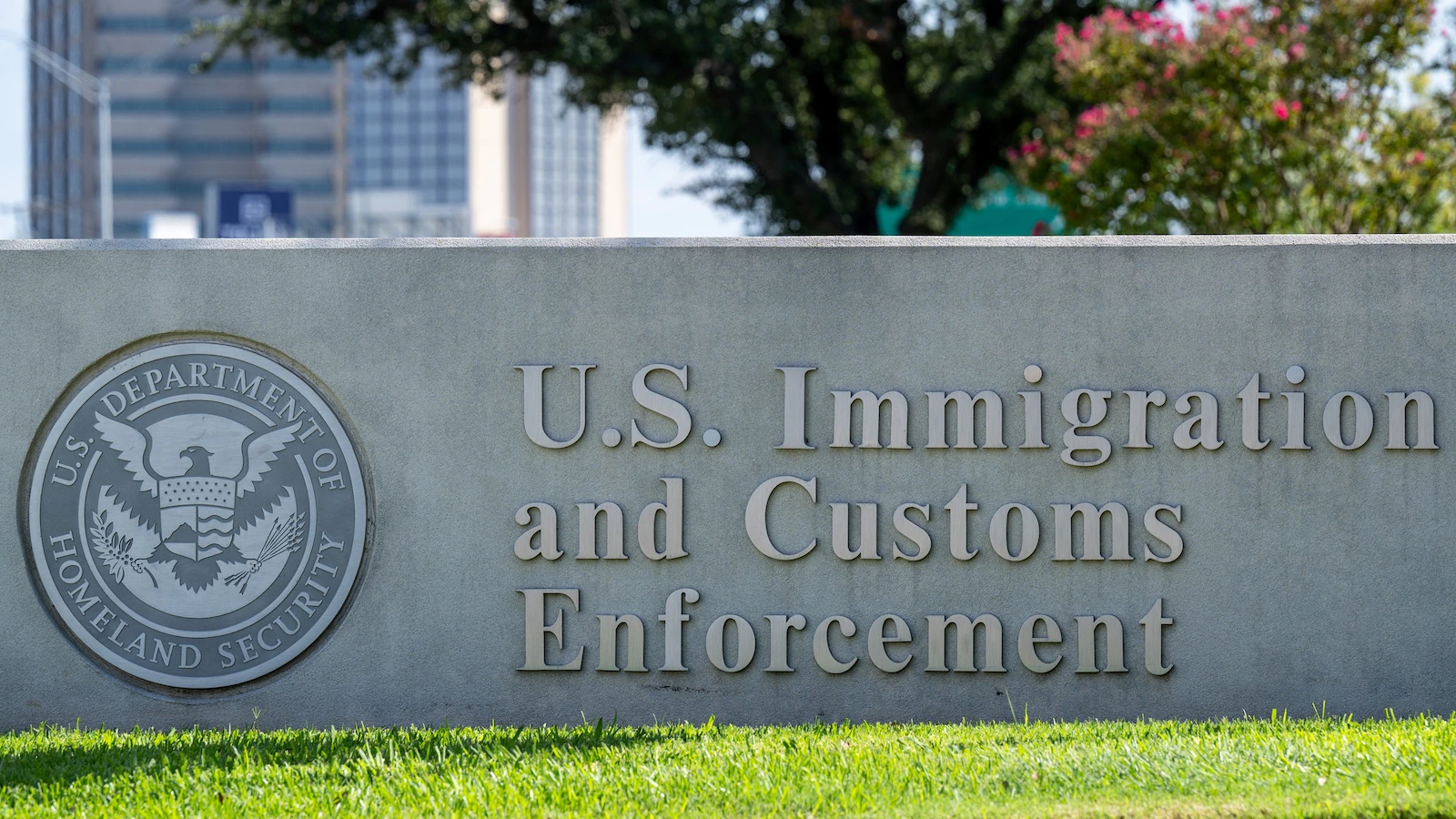 ice-sign-gty-jef-260623_1782227456734_hpMain_16x9