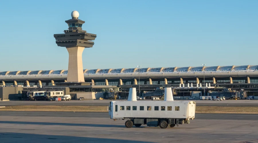 dulles-1-as-gmh-260729_1785341452478_hpMain_16x9
