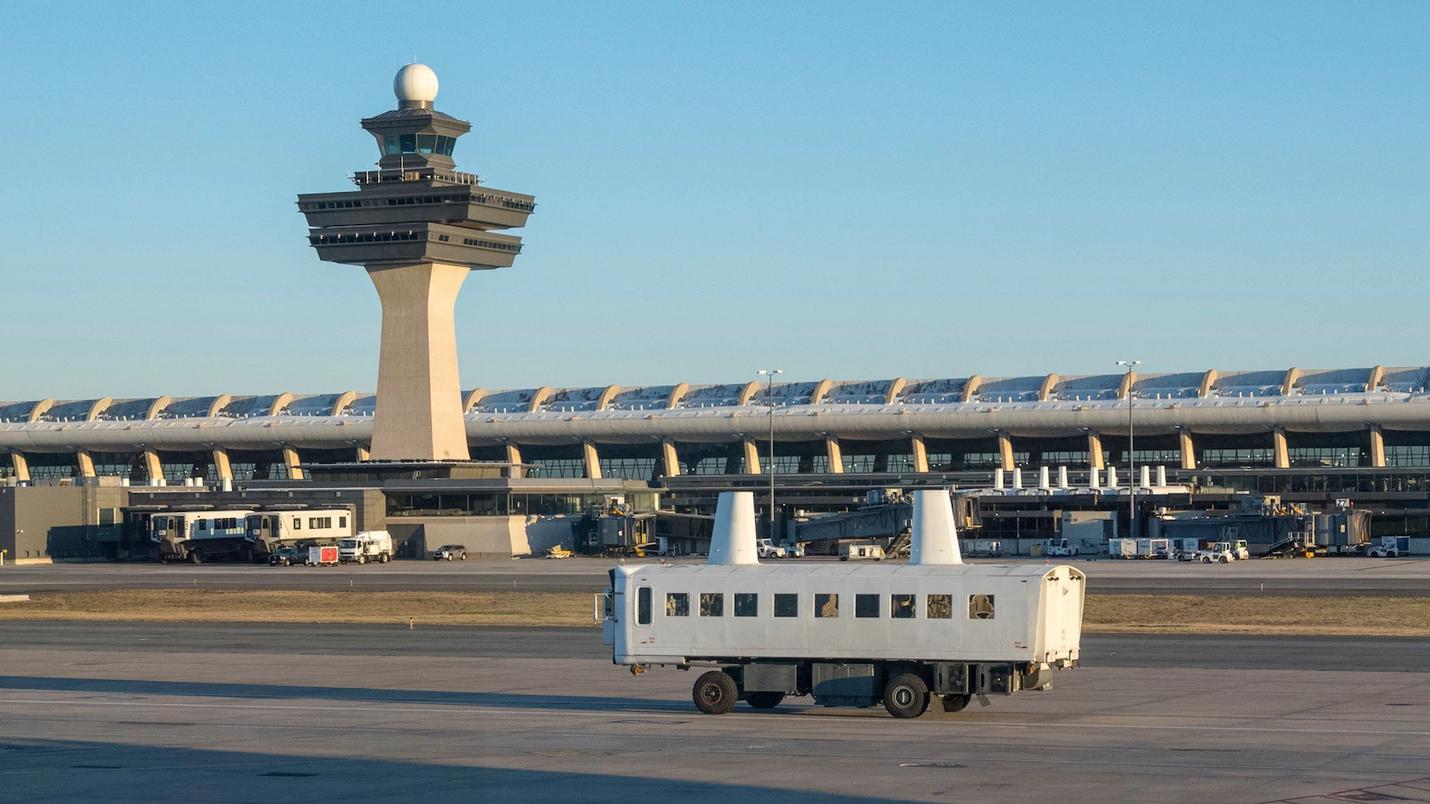dulles-1-as-gmh-260729_1785341452478_hpMain_16x9