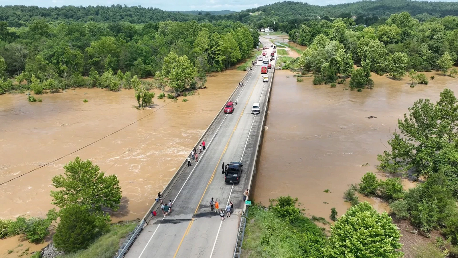 missouri-flood-3-ht-gmh-260710_1783720968166_hpMain_16x9