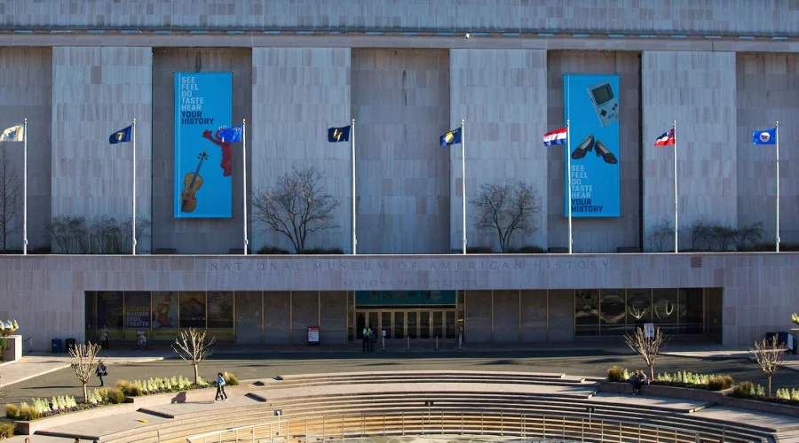 smithsonian-ap-jef-260706_1783342151990_hpMain_16x9-1