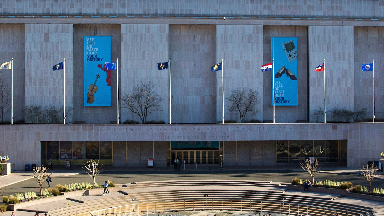 smithsonian-ap-jef-260706_1783342151990_hpMain_16x9-1