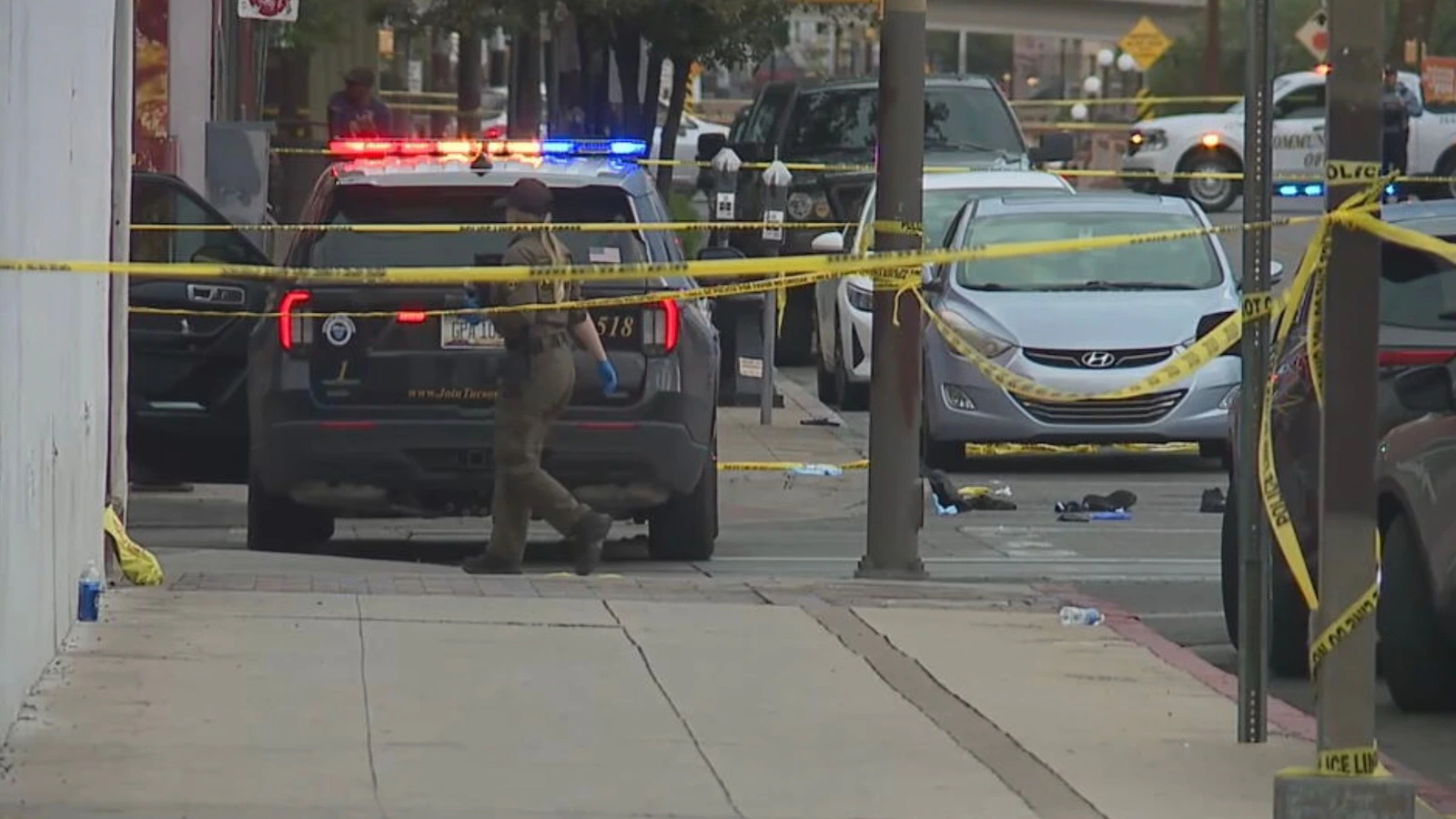 tucson-shooting-three-hd-bh-260719_1784480361347_hpMain_16x9