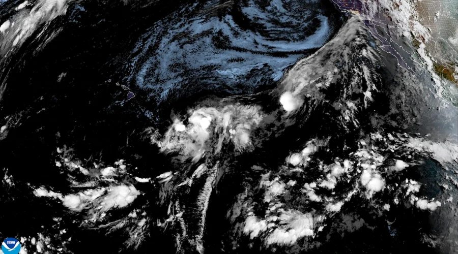 tropical-storm-hawaii-ht-jef-260813_1786630268438_hpMain_16x9