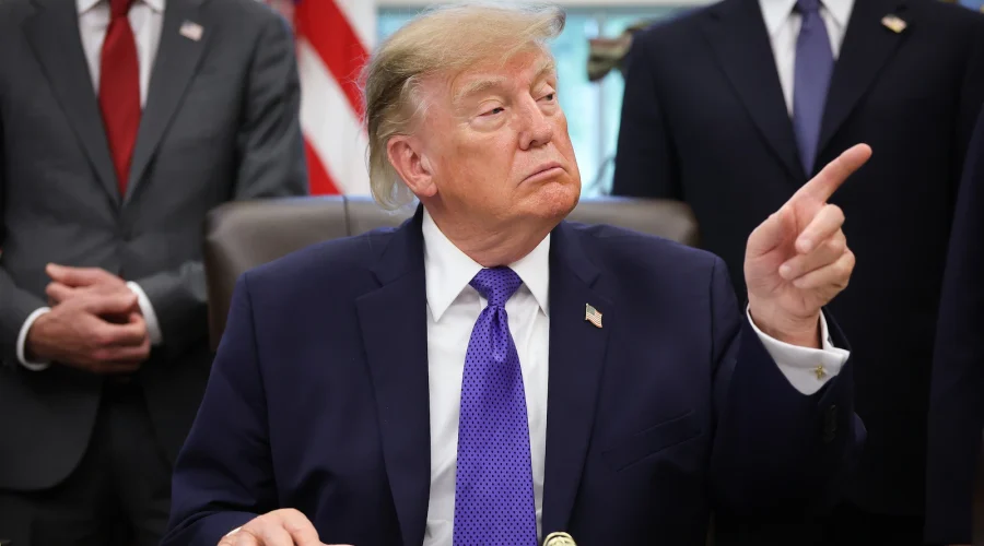 donald-trump-5-gty-gmh-260928_1790621881720_hpMain_16x9